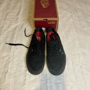 Vans black pro tennis shoes